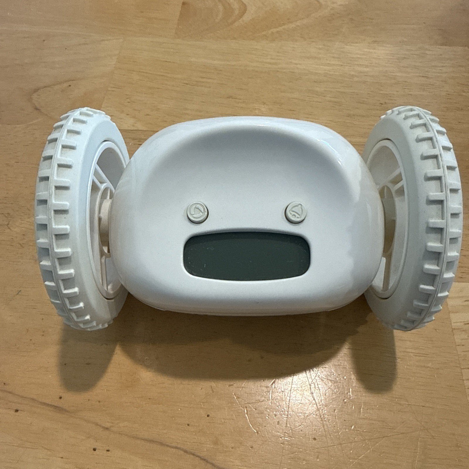 CLOCKY RUNAWAY ALARM CLOCK ON WHEELS - White