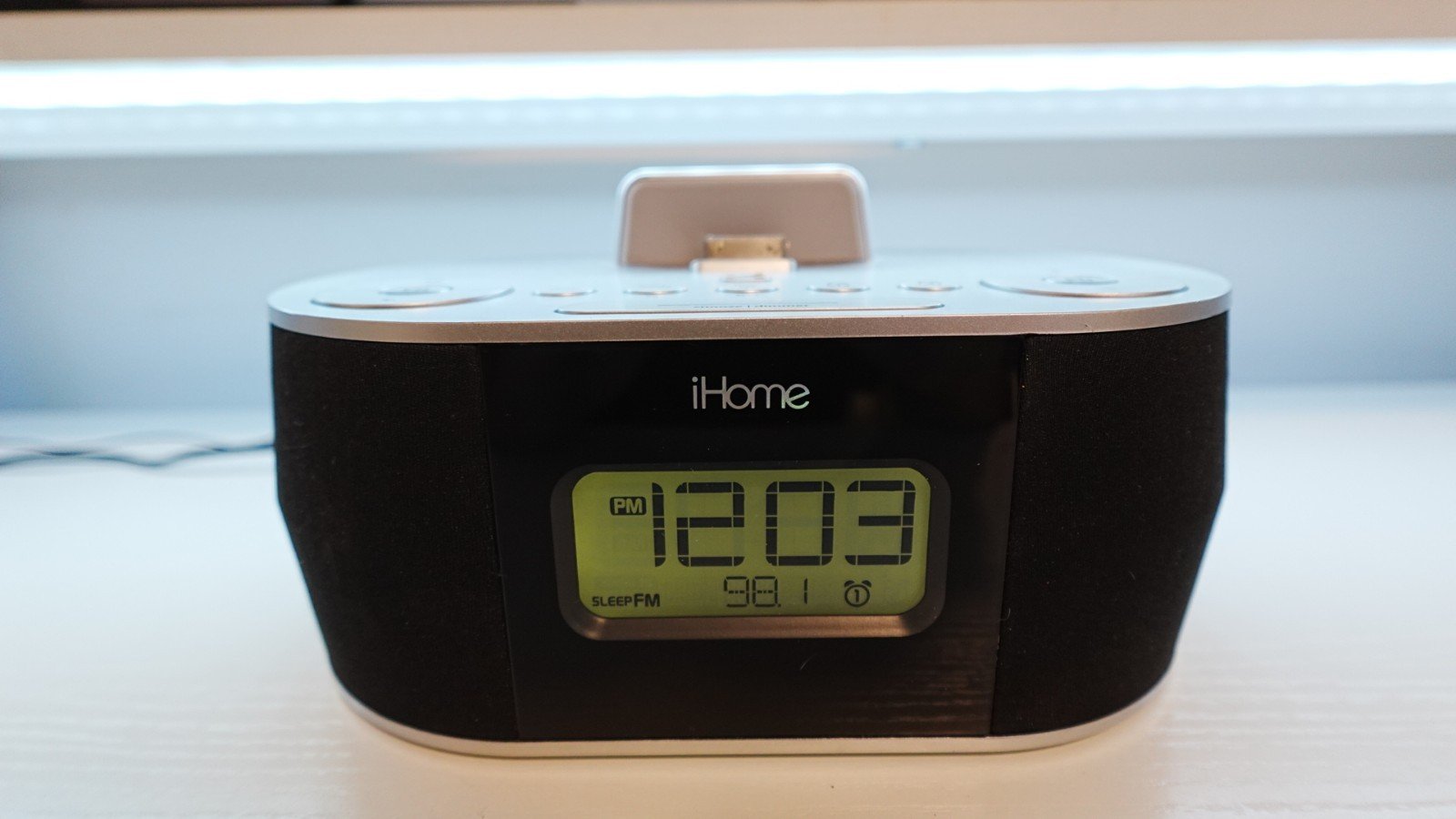 iHome iDN38 Apple Docking Station Dual Alarm Clock Radio System Used - Vintage