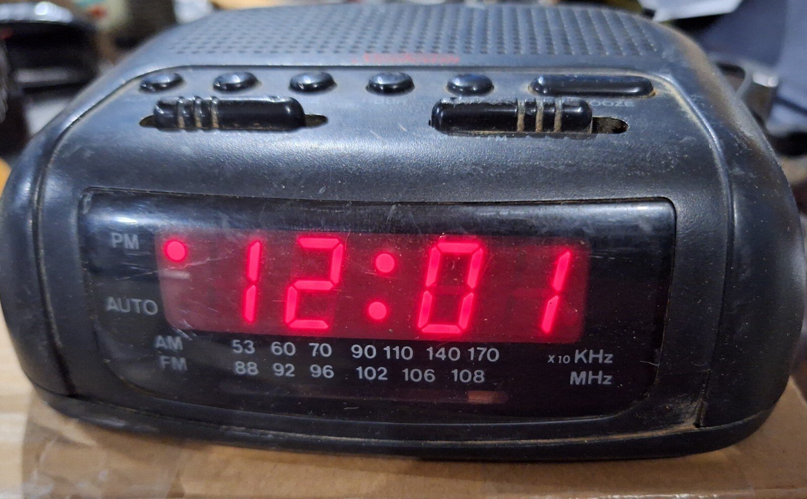 Sunbeam Hospitality AM FM Alarm Black Clock Radio Model #89014