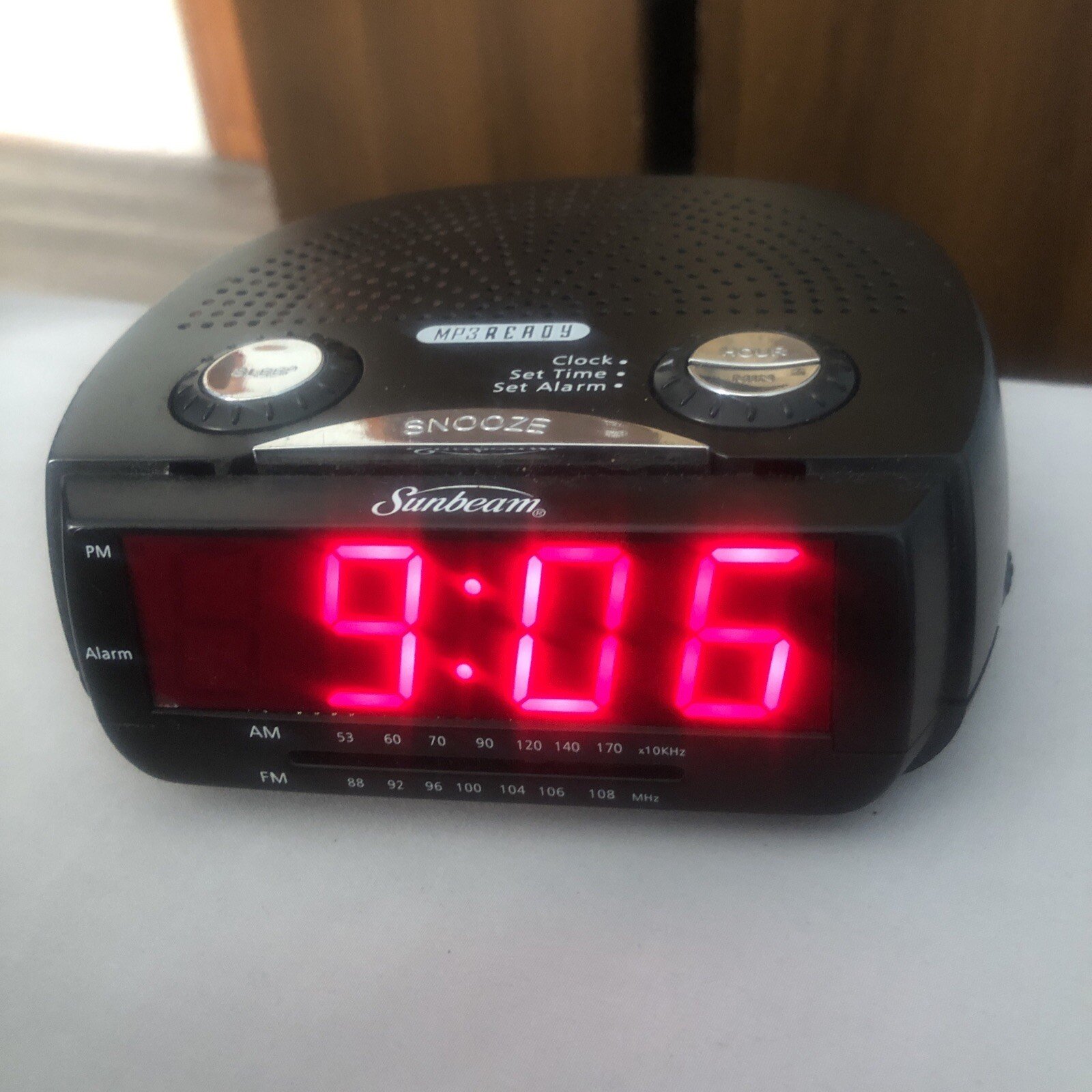 Sunbeam MP3 Ready Alarm Clock Model 89019 Am/Fm Free Shipping