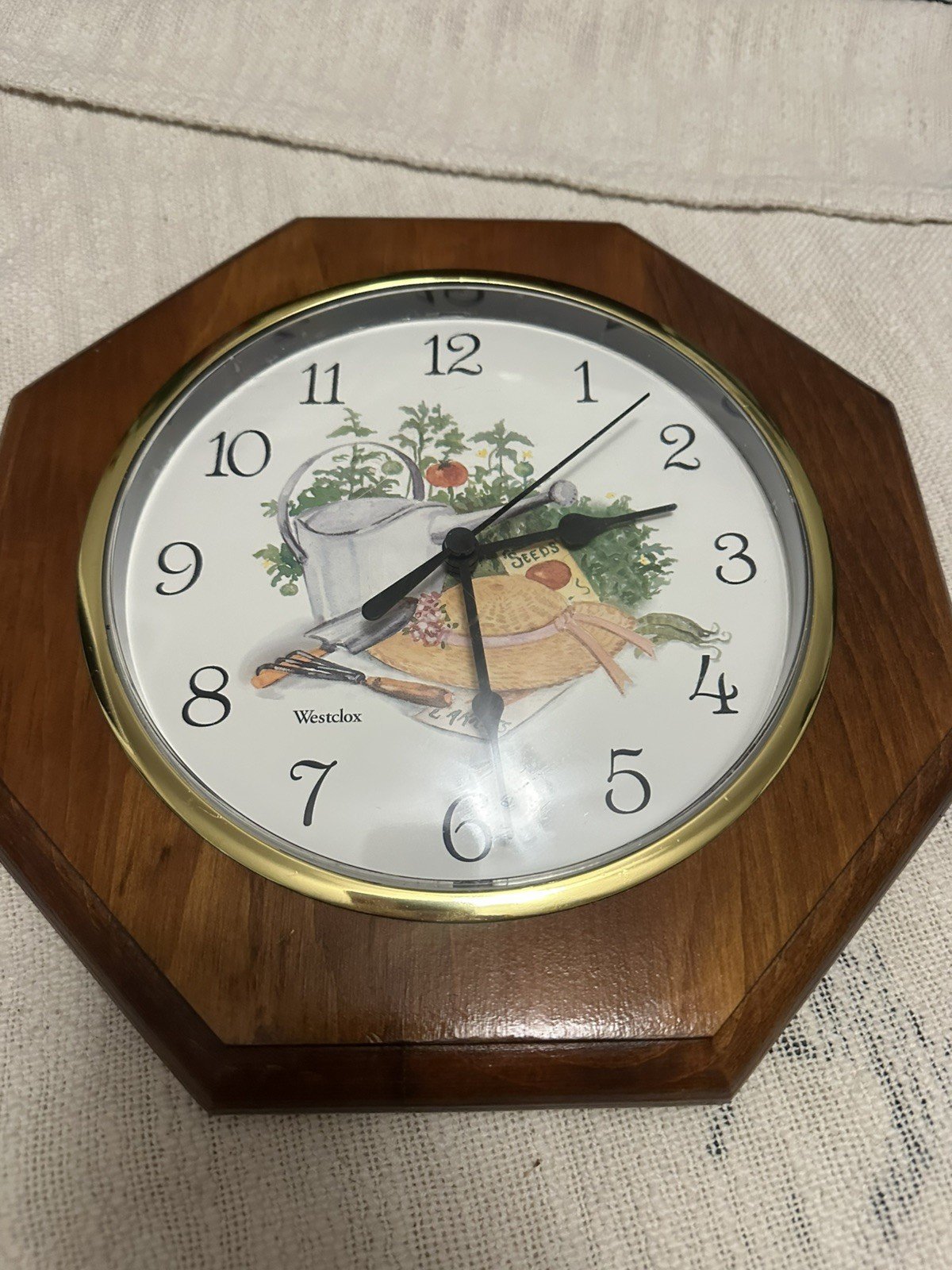 VINTAGE WOOD WESTCLOX Octogan WALL CLOCK GARDENING THEME 10 . 5 ”