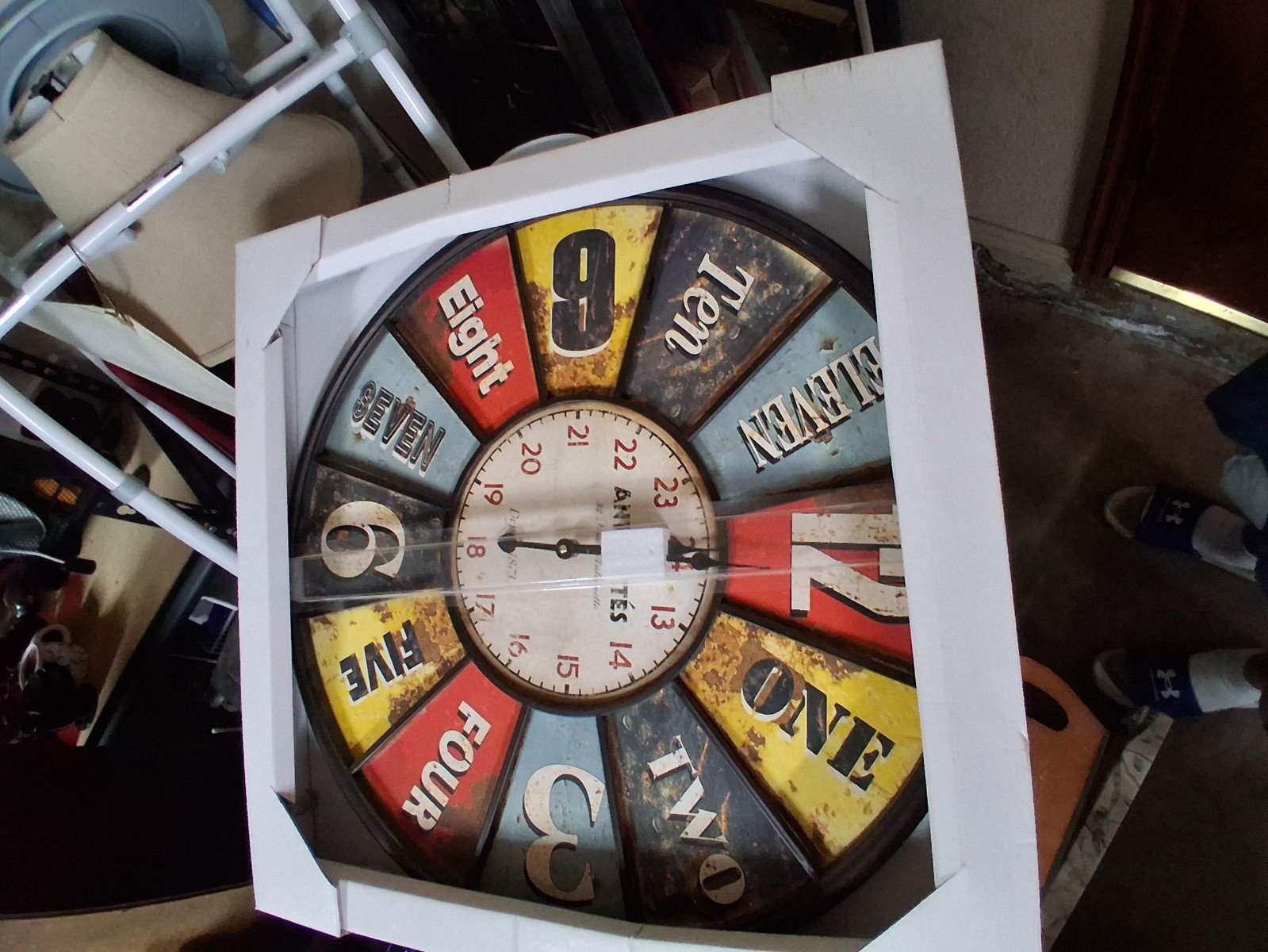 Antiquités Rue Antoinette Vintage-Style Wall Clock – French Country Rustic