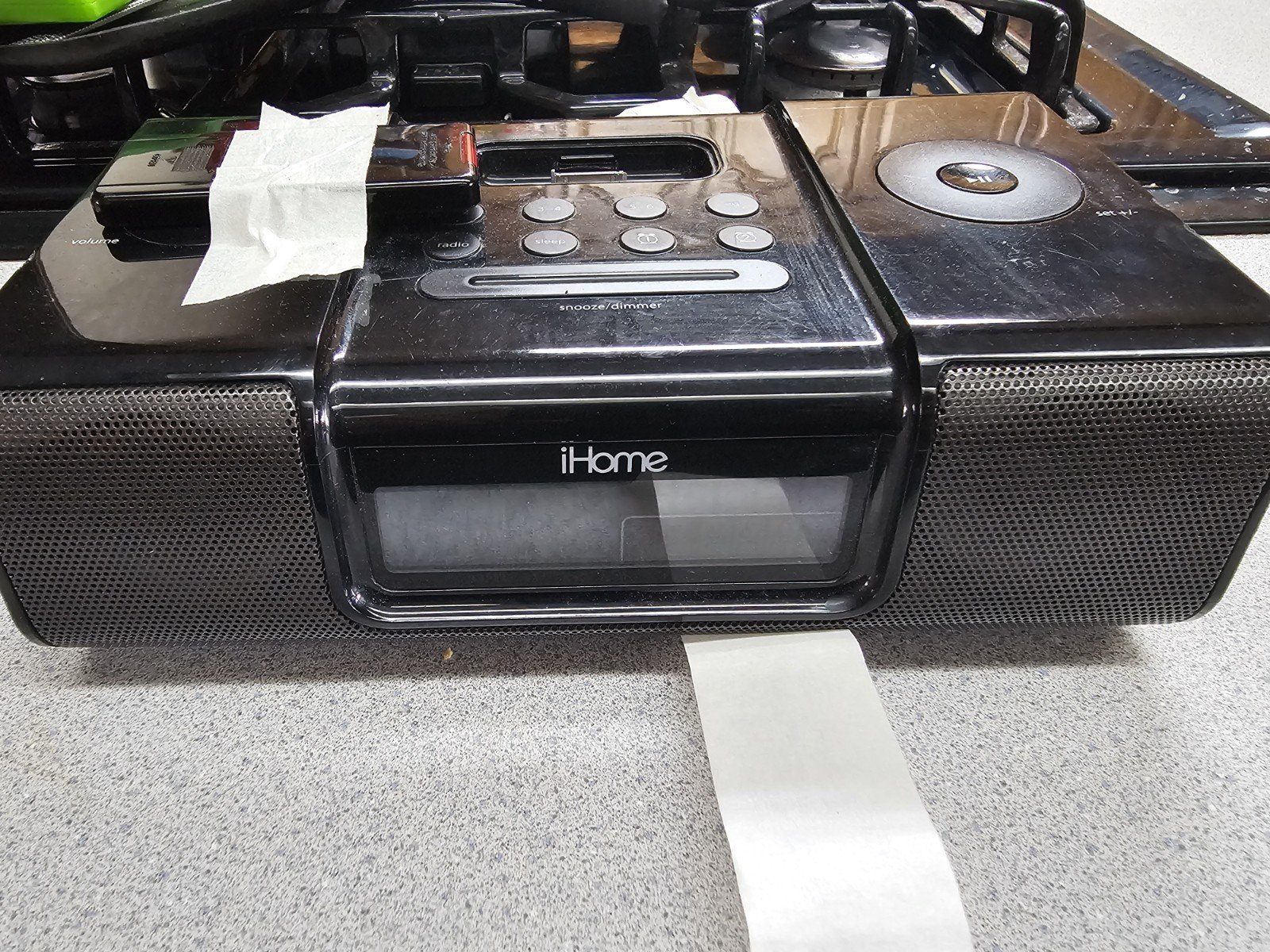 Apple iHome Dual Alarm Clock/ Radio/ iPod Speaker iH9/w remote *batt not includ*