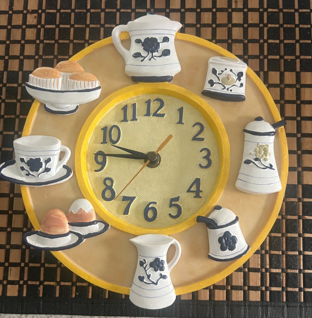 Coffee Pots & Coffee Cups & Breakfast Themed Kitchen Clock; RUNS & KEEPS TIME