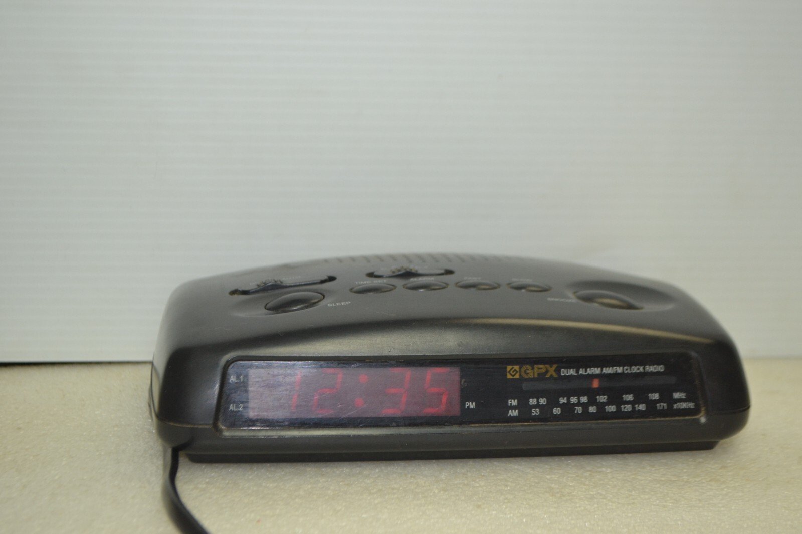 GPX Dual alarm AM/FM clock radio vintage Tested working