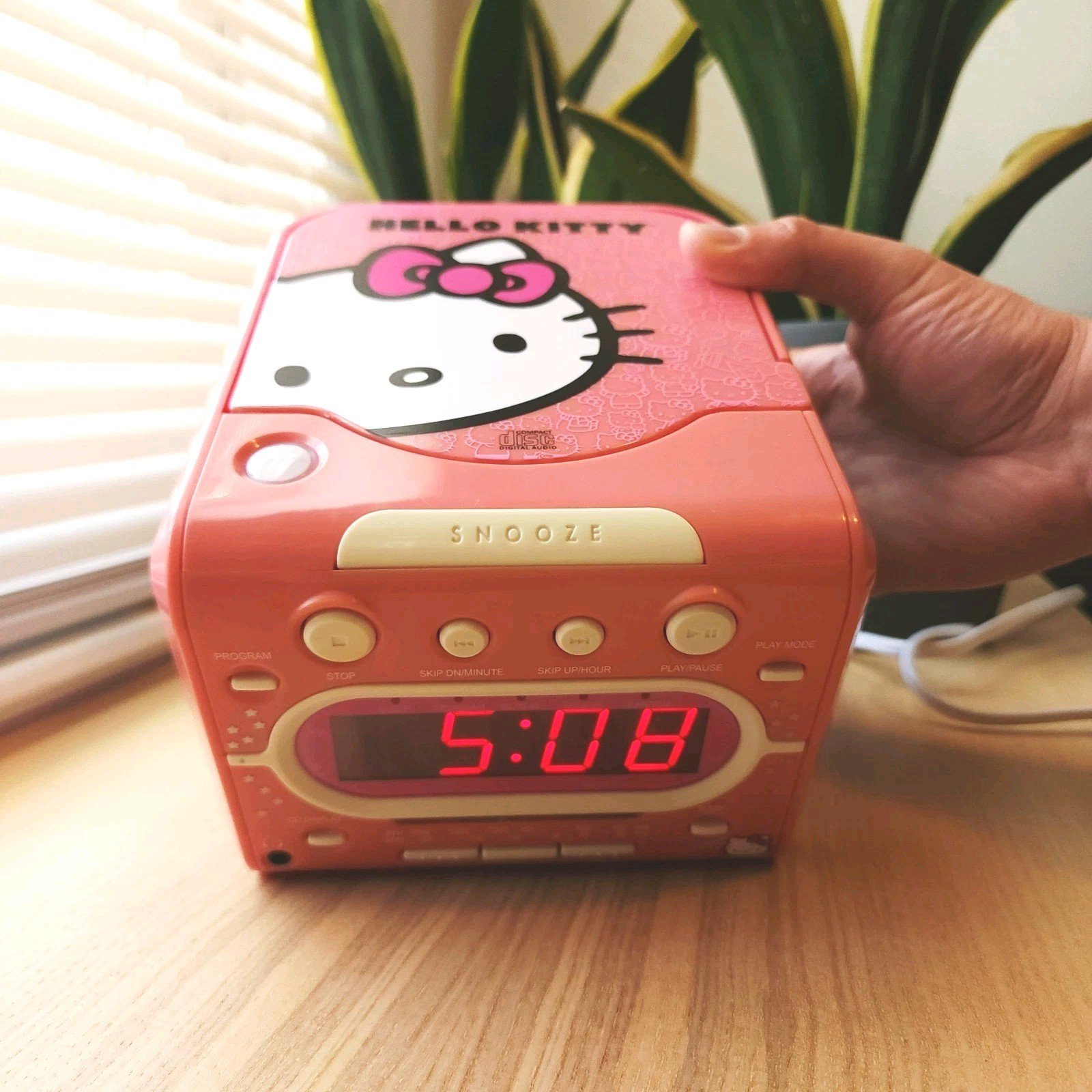 Hello Kitty AM/FM Radio Alarm Clock CD Player KT2053A Pink - READ DESCRIPTION