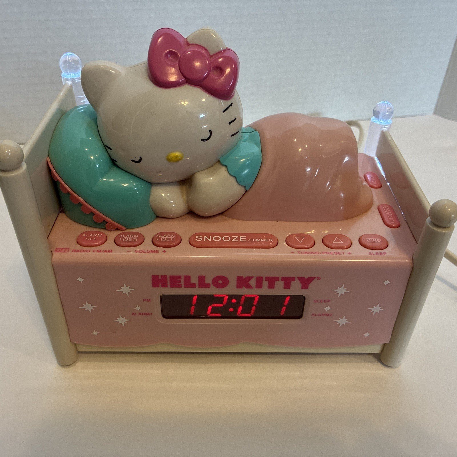 Hello Kitty Vintage Sleeping Kitty Alarm Clock Radio Tested Working KT2052P