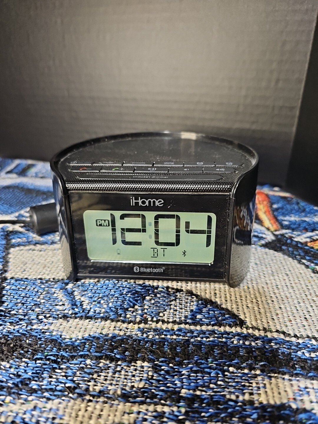 iHome Dual Alarm Clock Radio Bluetooth Wireless USB Charging Tested Works