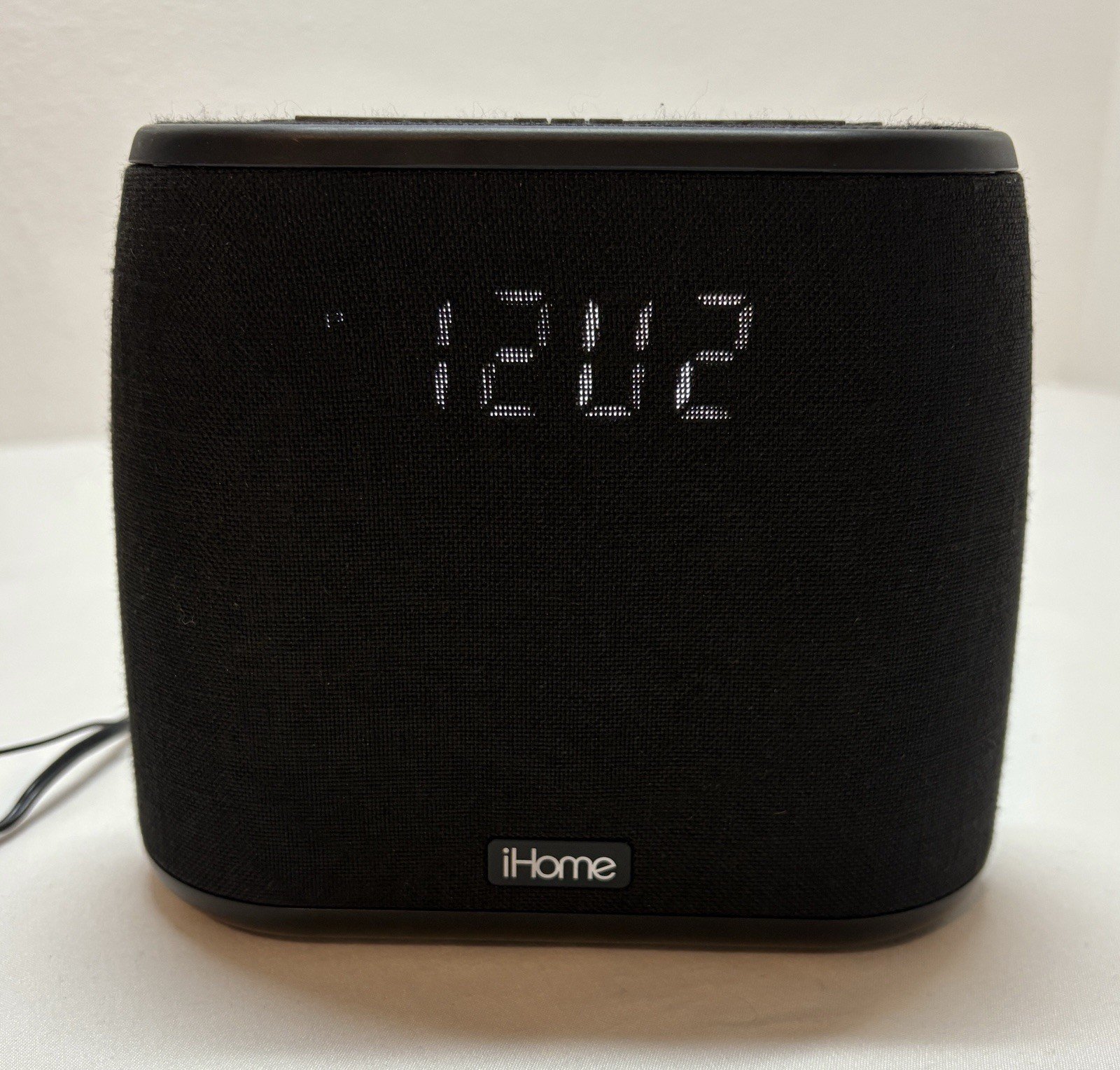 iHome iBT234 Dual Alarm Clock, FM Radio & Bluetooth Speaker