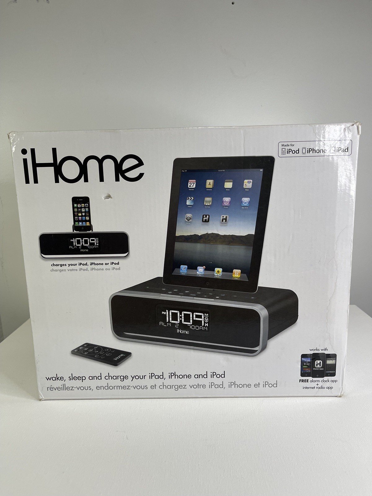 iHome Id91 Dual Charging Stereo FM Clock Radio for iPad iPhone iPod