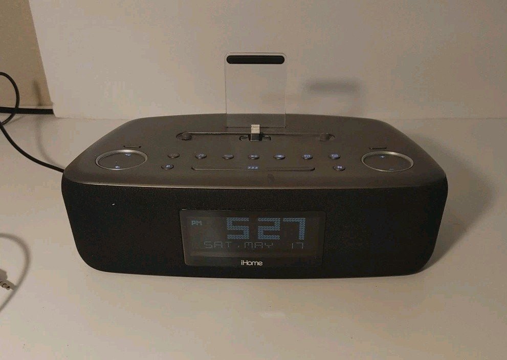 iHome iDL44 Dual Charging Docking Clock Radio - Gun Metal. No Remote.