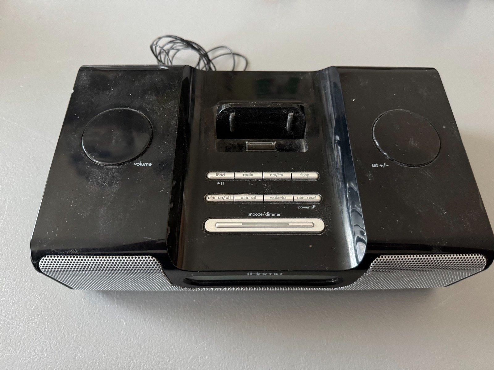 iHome iH5B Radio Clock Speaker with Charger and Remote