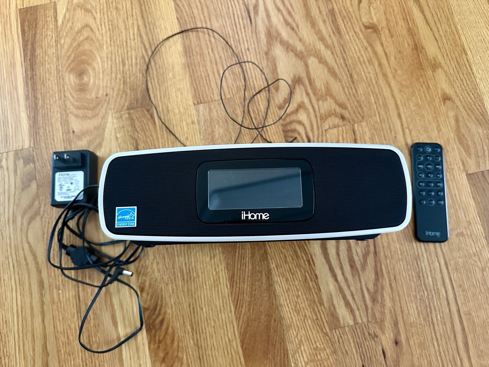 iHome IP90 AM/FM Dual Alarm Clock Radio Docking Station for iPod Black - Remote