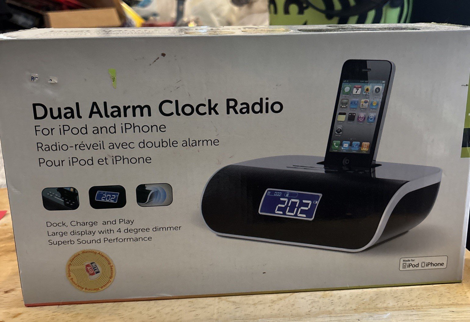 iHome iP97SR Alarm Clock Radio - SIlver - iPhone/iPod Dock W/32GB iPod Touch