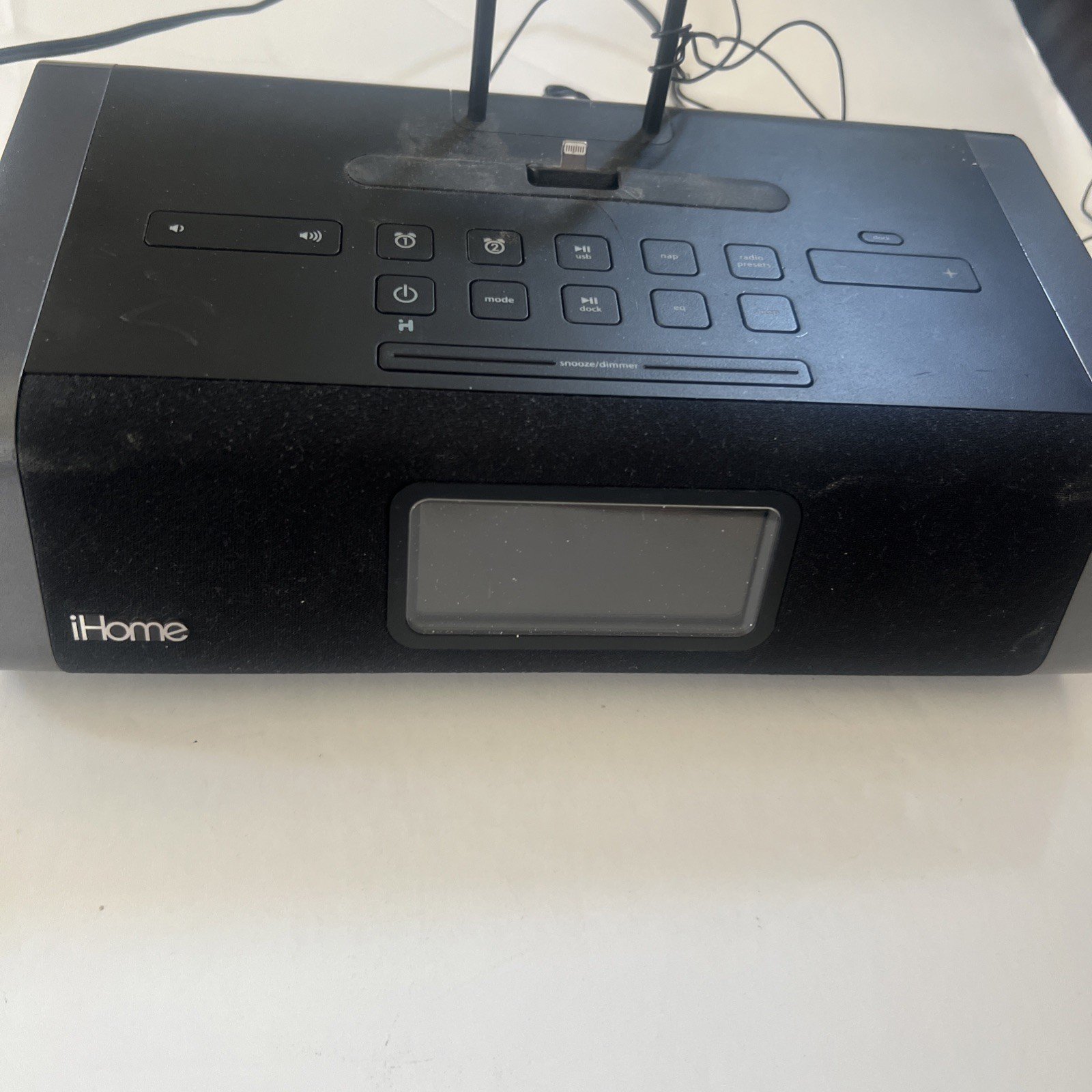 iHome iPhone Dual Charging Stereo FM Alarm Clock Model iDL45 Lightning Dock