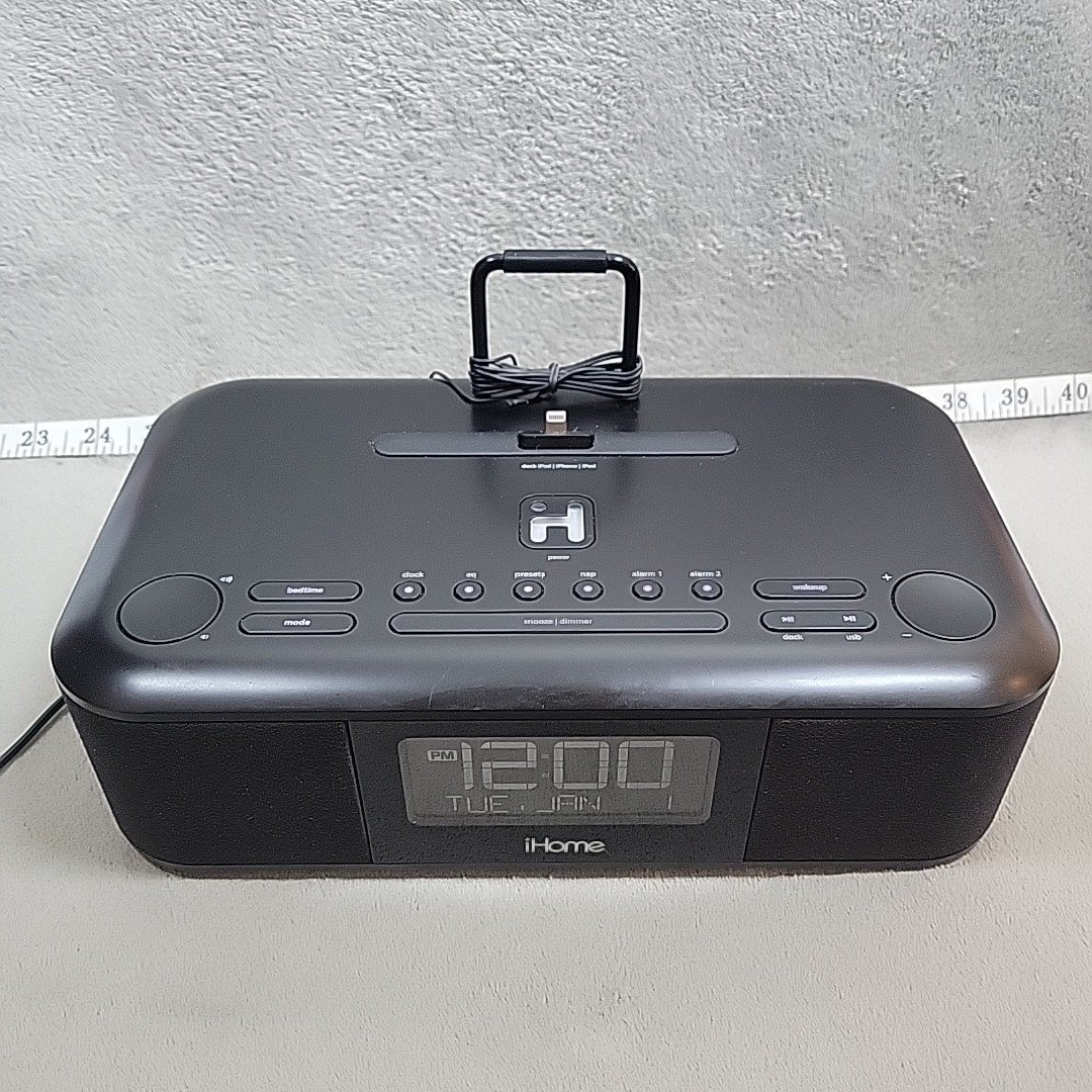 iHome Lighting Dock Aux-in Jack FM Radio Digital Alarm Clock (Black) IDL95 WORKS