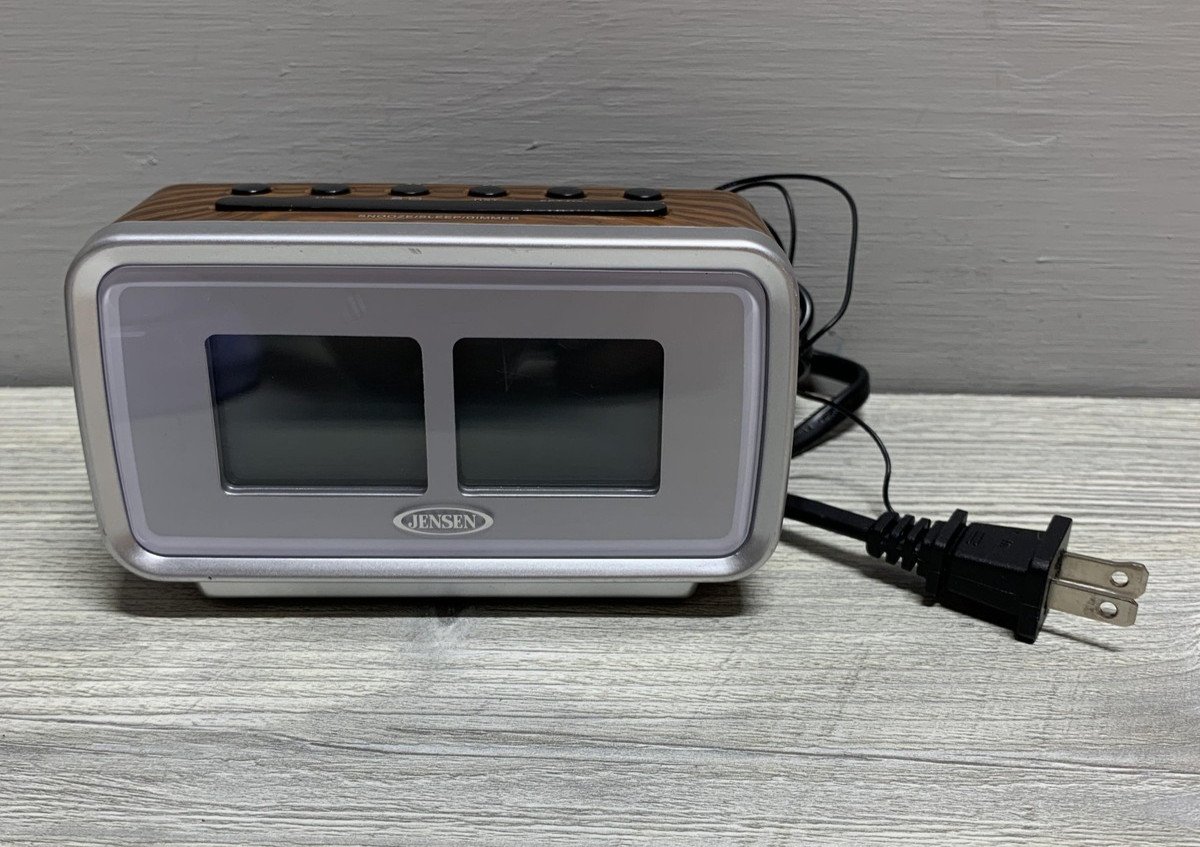 Jensen JCR-232 Dual Alarm Clock Radio AM/FM Digital Wood Grain Snooze Timer