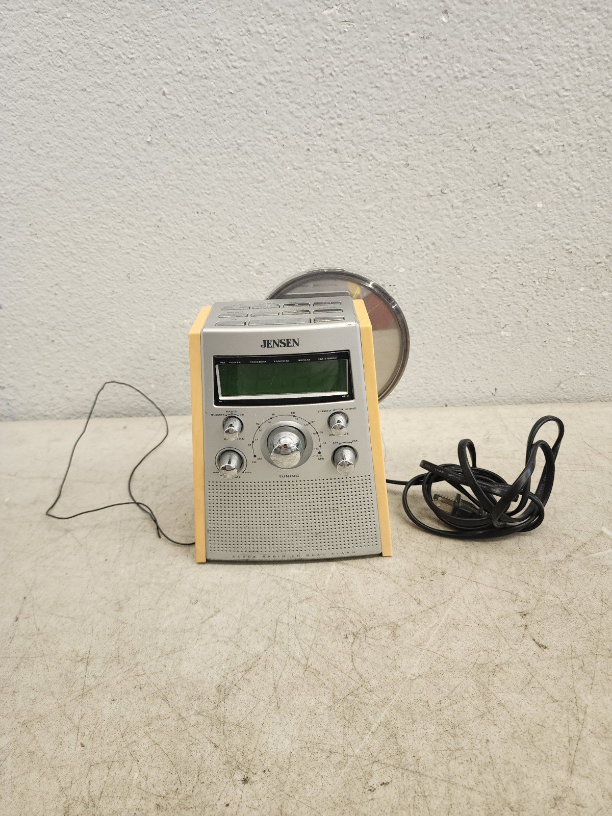 Jensen JCR-560 Dual Alarm Clock Stereo CD Player AM/FM Radio