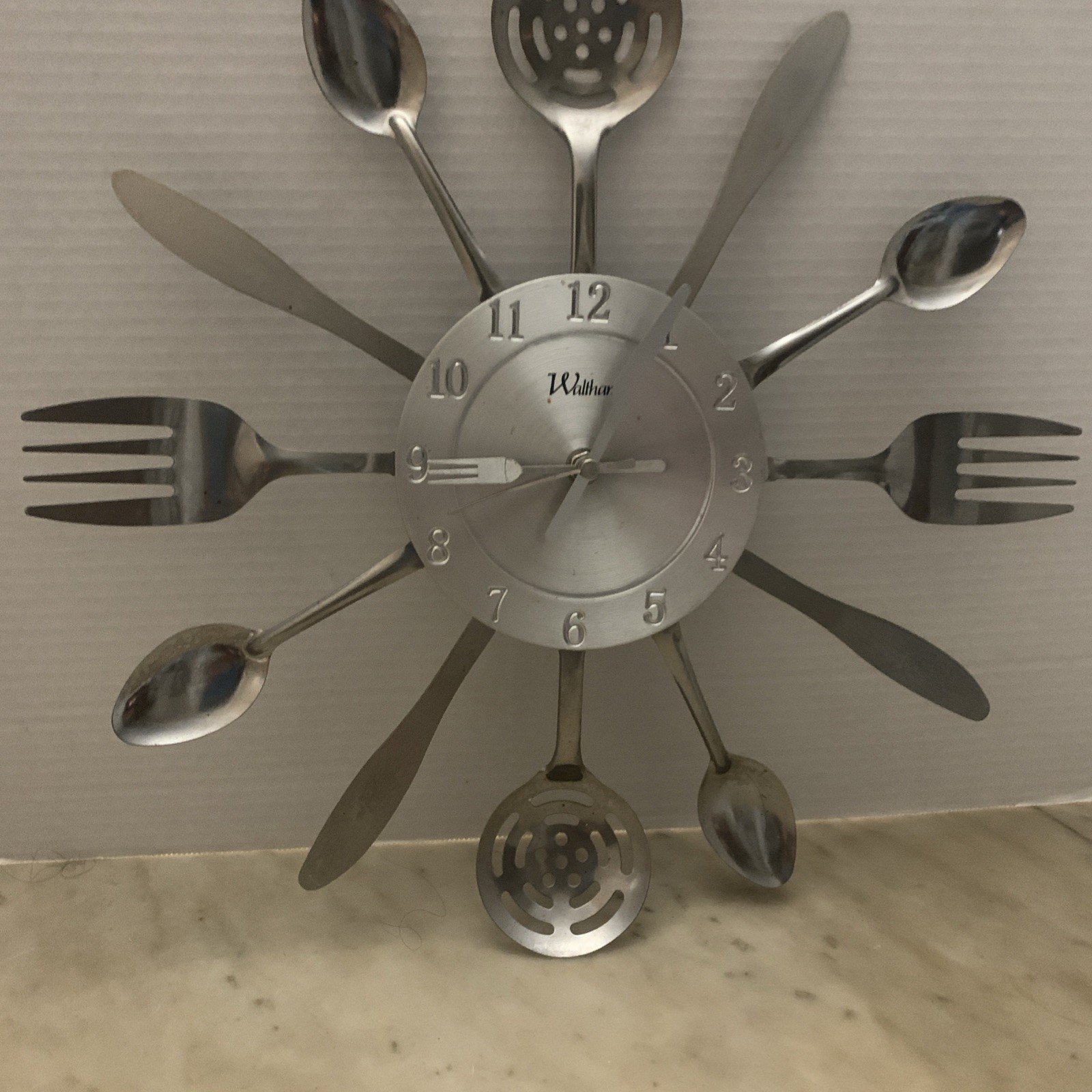 MCM retro diner 15" X 14 Wall Clock Silver Metal Forks Spoons & Knives
