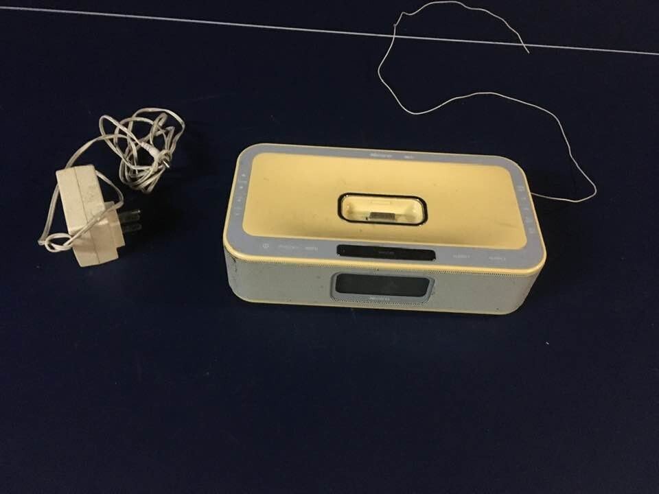 Memorex MI4004 iWake Clock Radio for iPod (white)