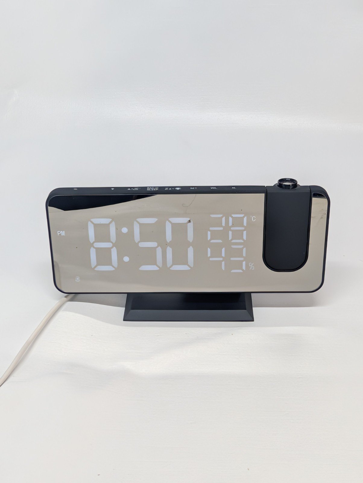 Modern HOWARD MILLER TABLE DIGITAL Projection CLOCK With Alarm And Radio