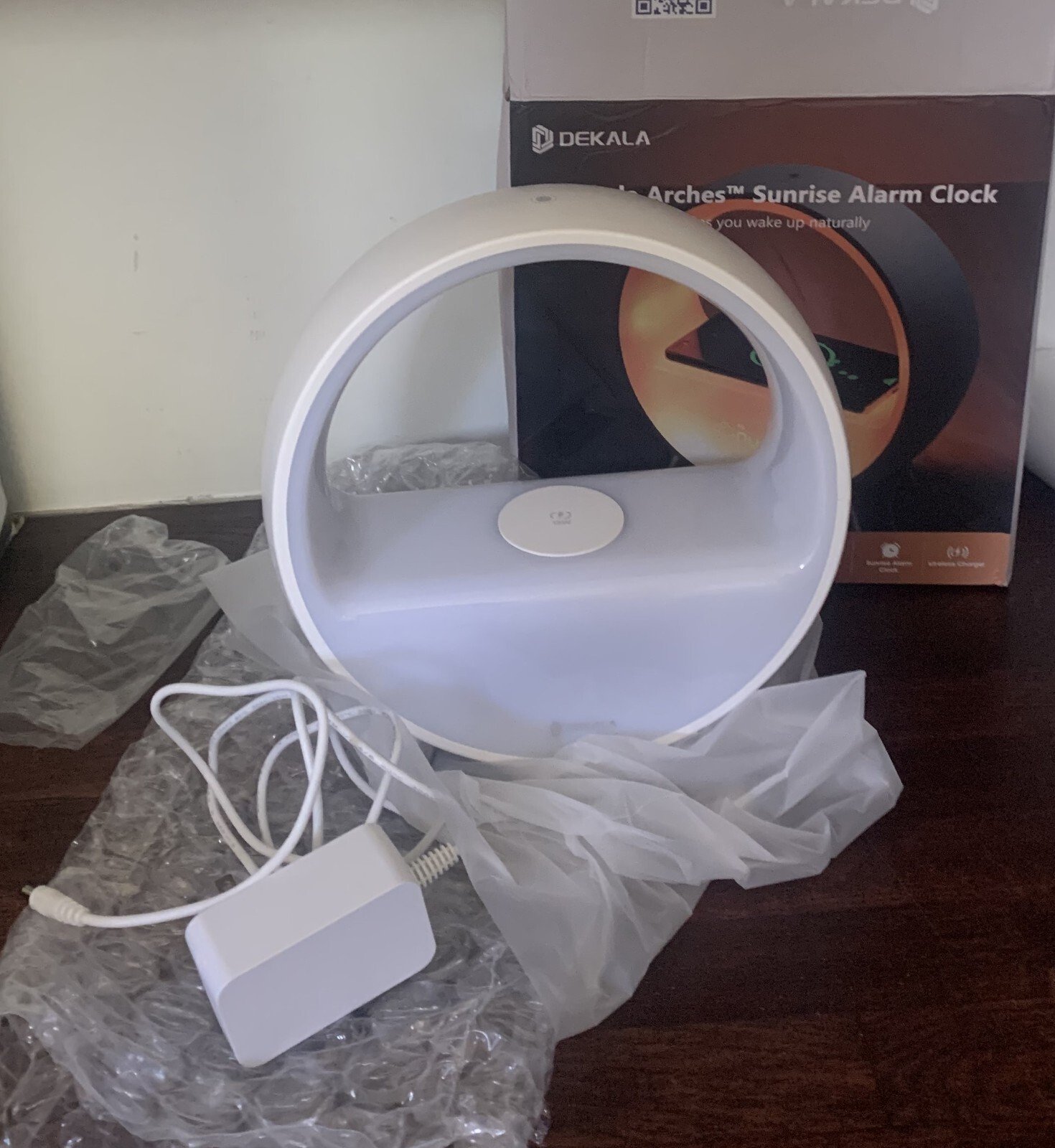 new Dekala Arches Gradual Sunrise Alarm Clock with Wireless Charging, White