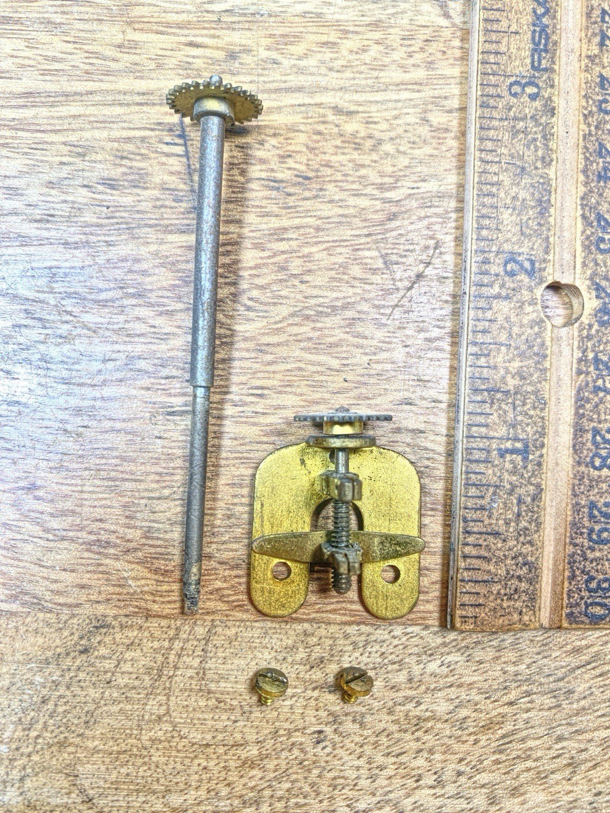 New Haven Clock Movement Pendulum Bridge (See Pics To ID Movement) (KD2971)