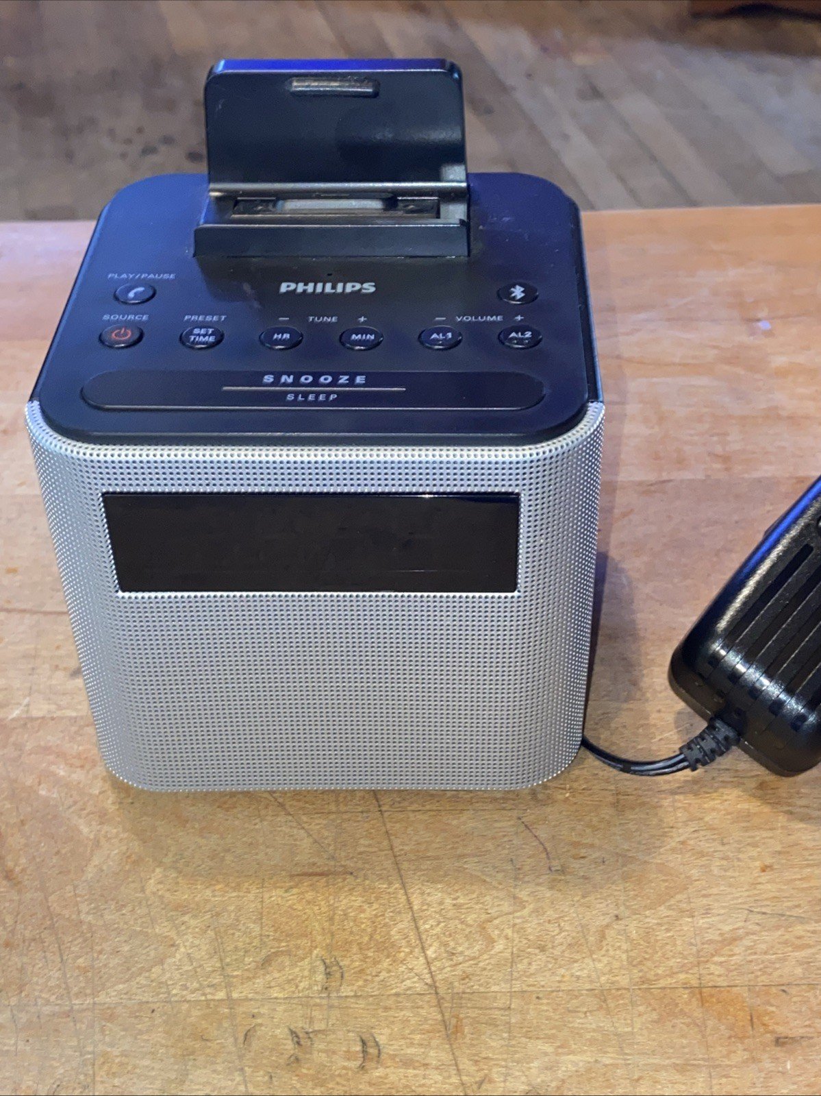 Philips Bluetooth Dual Alarm Clock Radio iPhone/Android Speaker Dock AJT3300/37