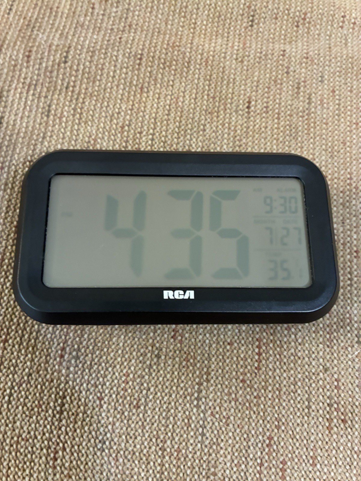 RCA Digital Alarm Clock RCD11 Battery Operated LCD Display with Temperature