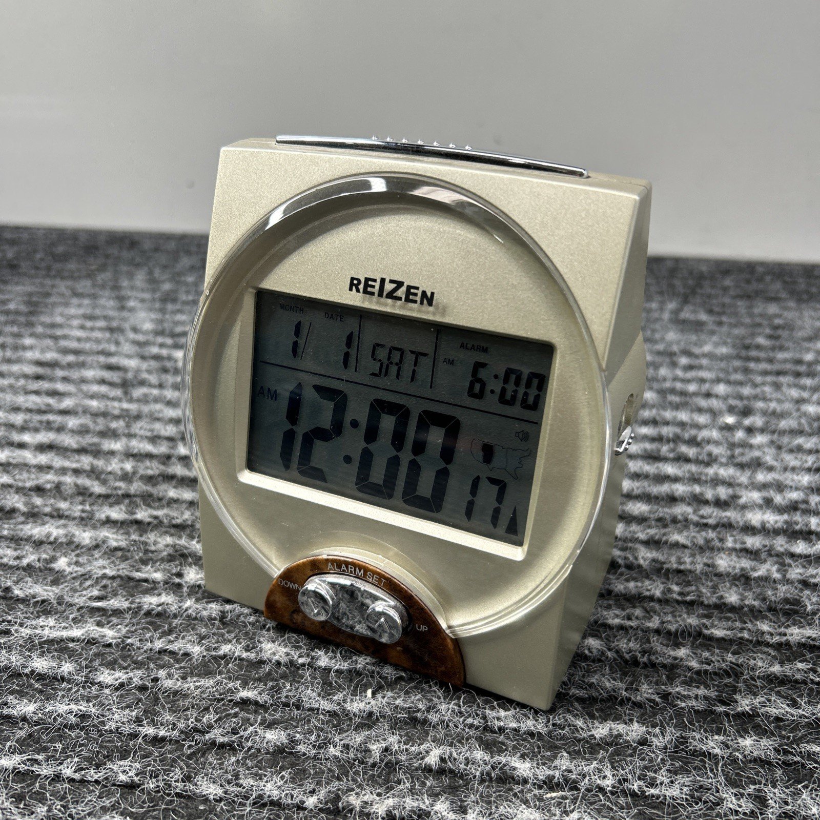 Reizen Talking Atomic Alarm Clock