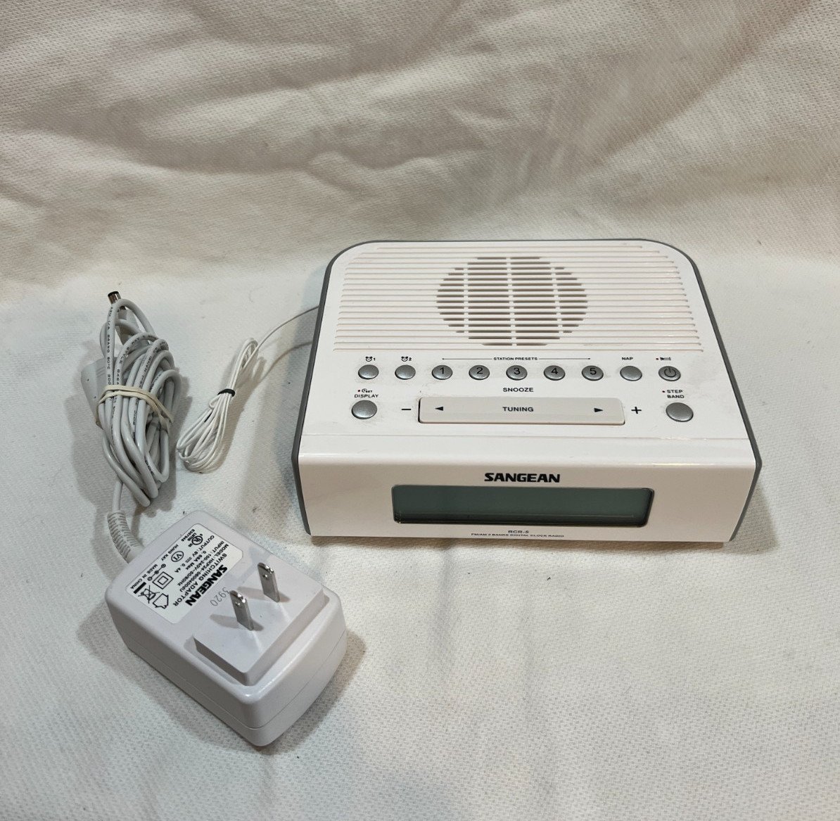 Sangean RCR-5 Compact AM/FM Digital Tuning Clock Radio, White, 10 Memory Presets