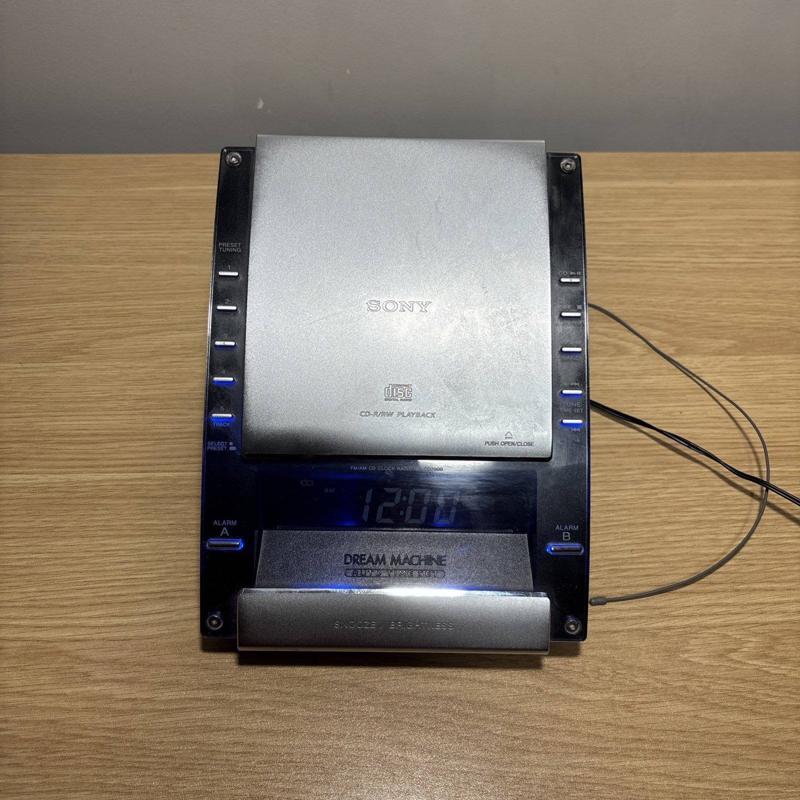 Sony Dream Machine ICF-CD7000 Clock Radio And Cd Player Tested And working