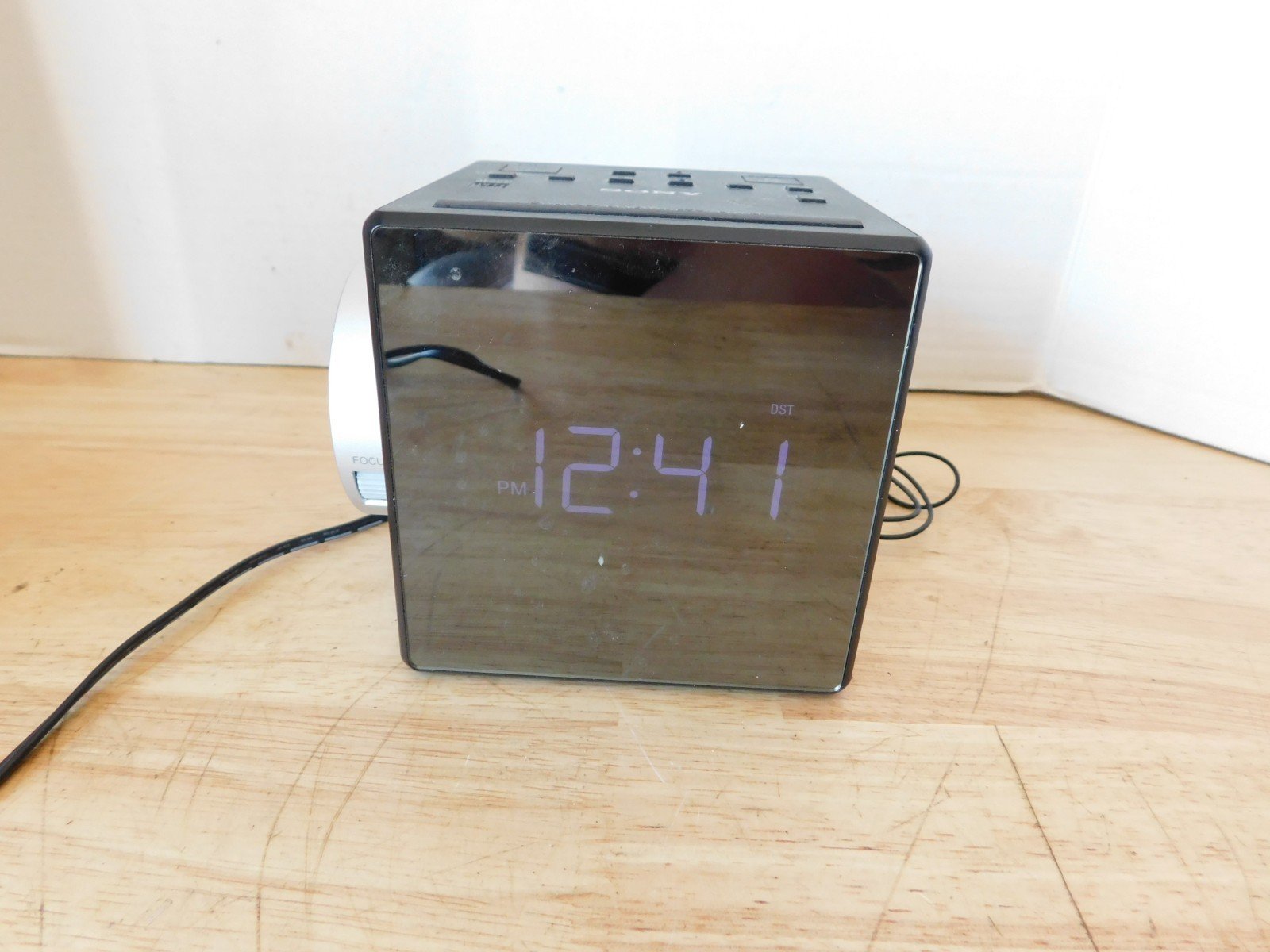 Sony ICF-C1PJ Projection Dual Alarm Clock Radio AM/FM Nature Sounds, 9/63