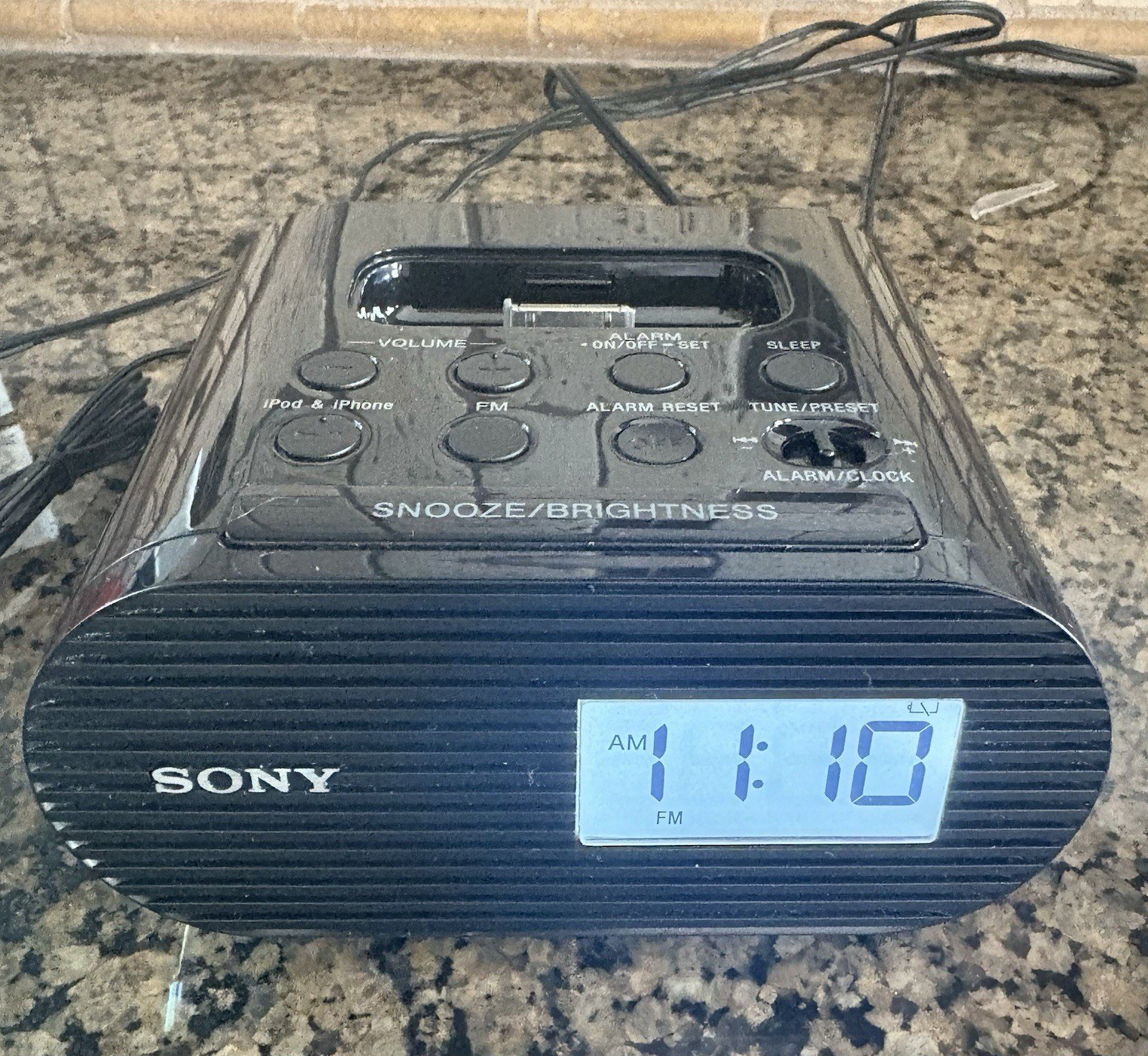 Sony iPhone/iPod Speaker Dock ICF-CO5iP with Alarm Clock and FM Radio Tested