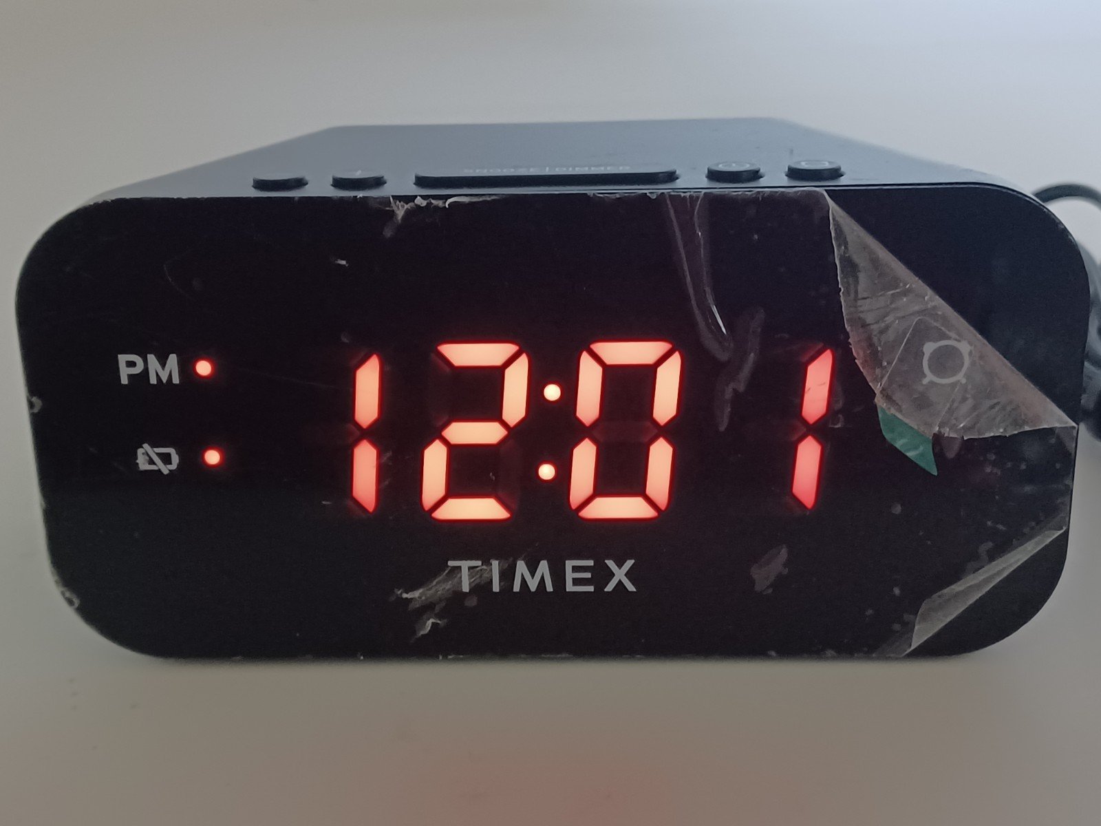 Timex T121B Black Large Display AM/FM Dual Alarm Clock Radio with Battery Backup