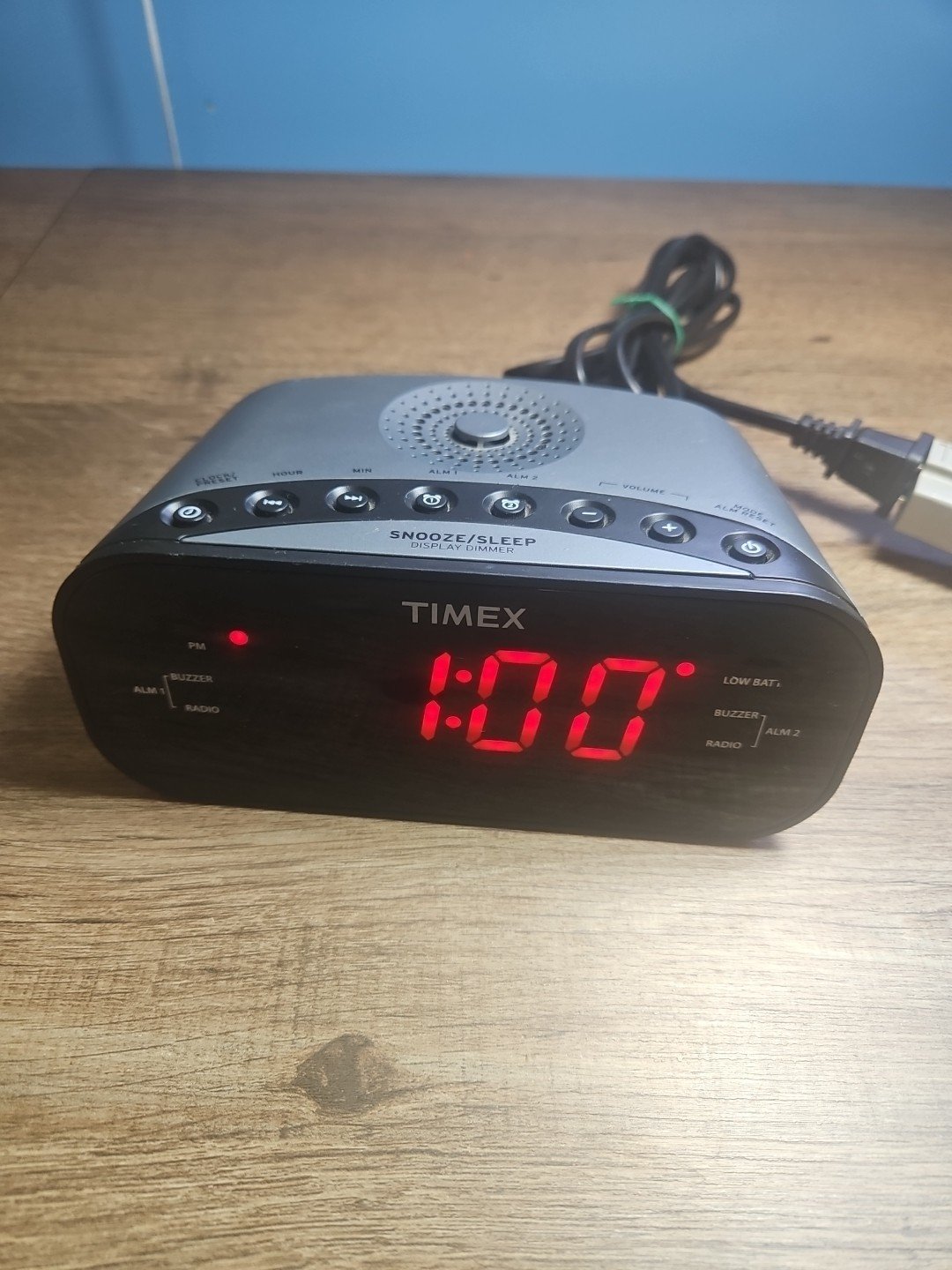 Timex T231Y Alarm Clock Radio 2 Alarm Radio Buzzer Display Dimmer Snooze/Sleep