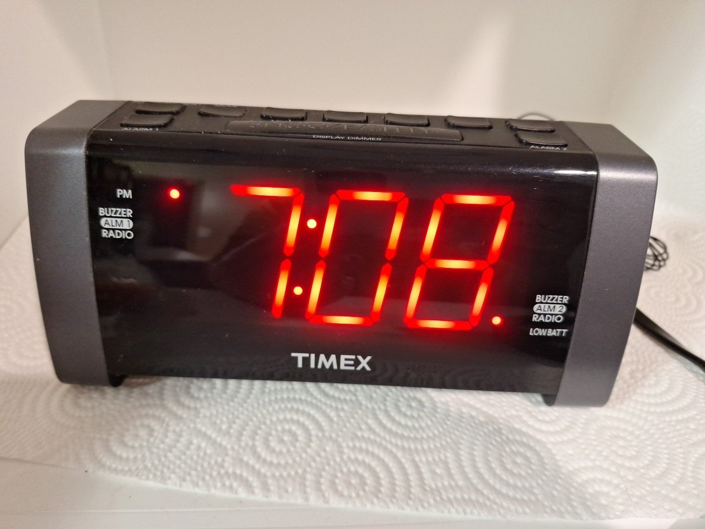 Timex T235Y Double Alarm AM/FM Clock Radio Tested Works.