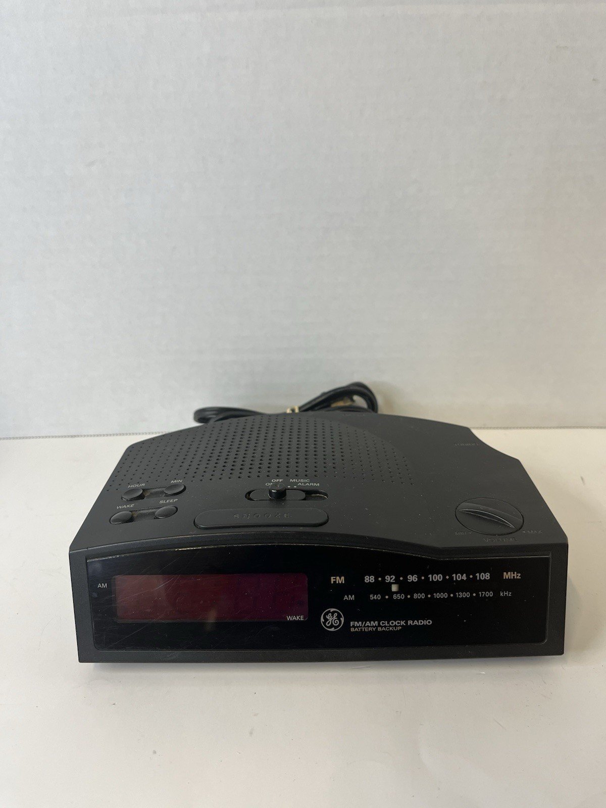 Vintage 7-4813B G E Digital Red LCD AM/FM Alarm Clock Radio Tested Working Great