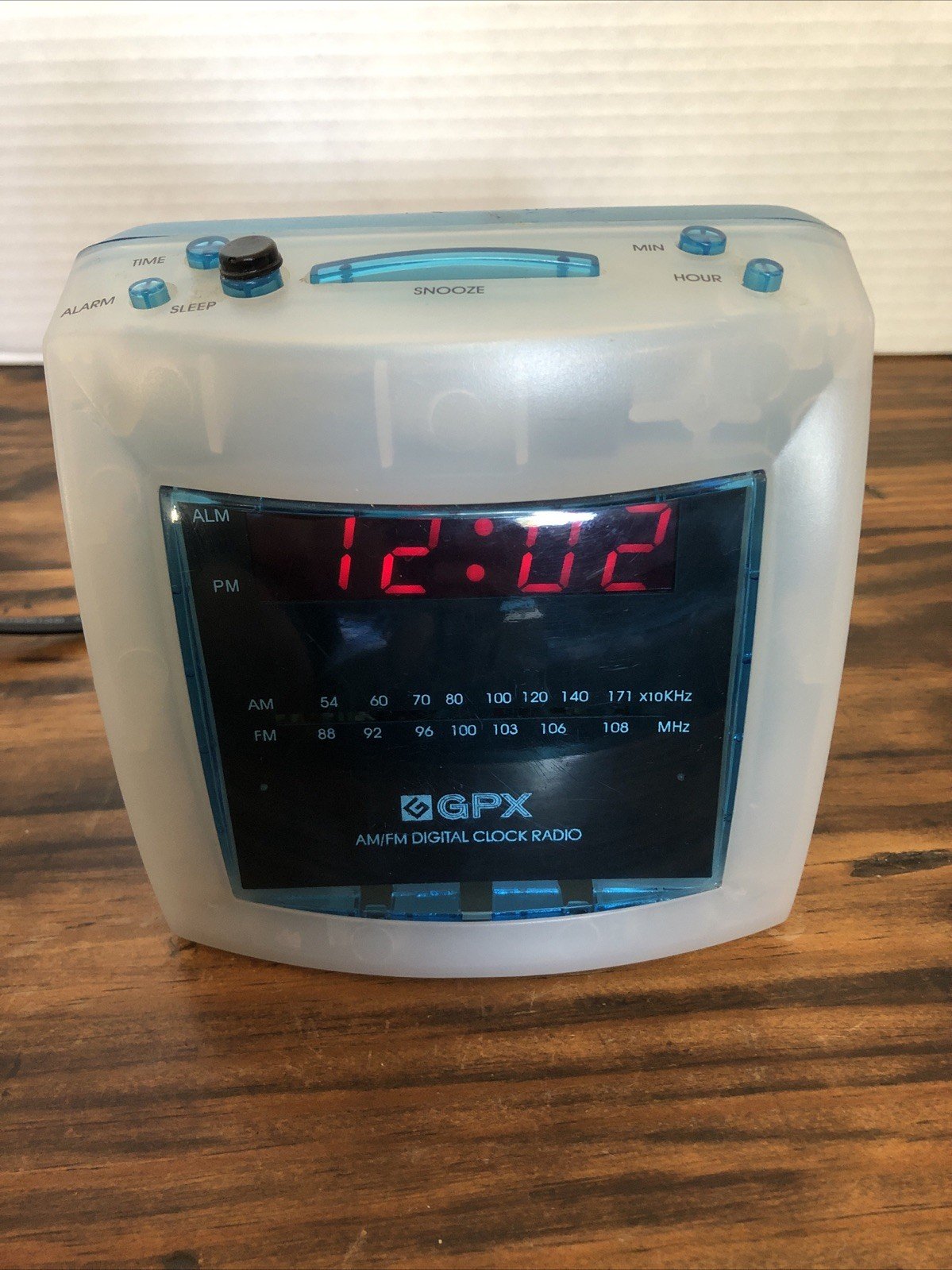 Vintage GPX AM/FM Digital Clock Radio Clear Frosted Blue Y2K 90s D530cT