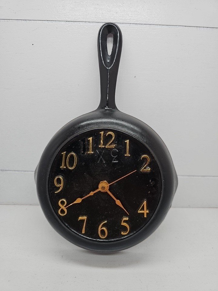 Vintage Kitchen Rustic Farmhouse Cabin Cast Iron Skillet Wall Clock Works