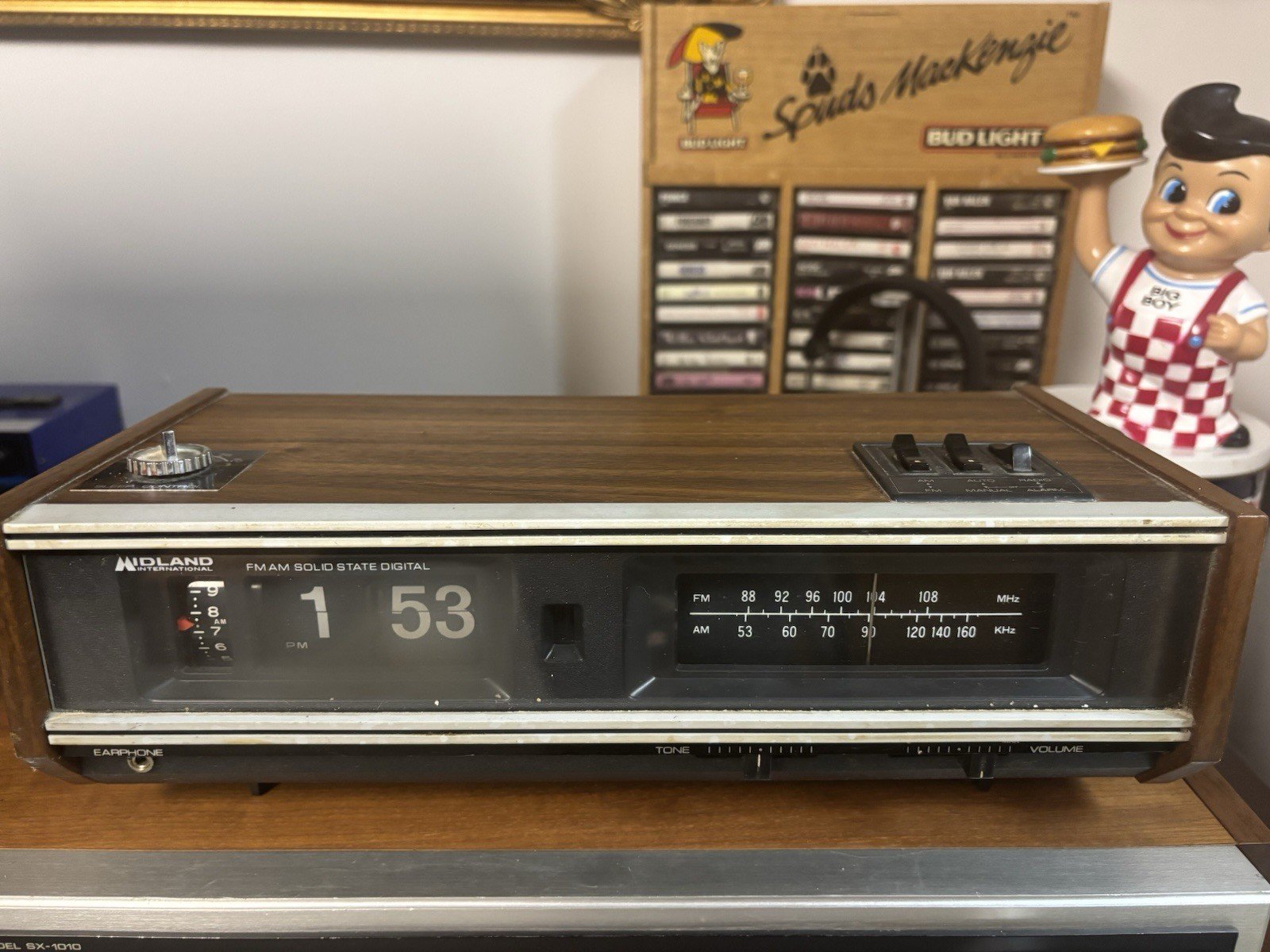 Vintage Midland Model 11-392 Radio Alarm Clock Working