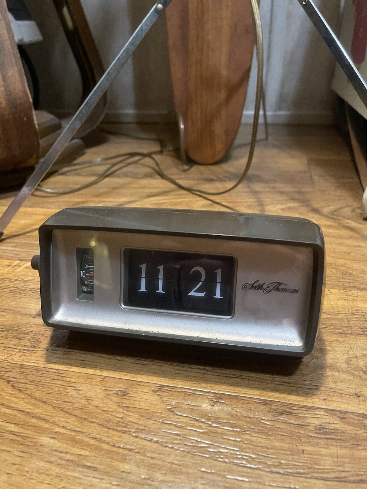 Vintage Seth Thomas Speed Read Lite Alarm Clock Model 0813-000 Flip Number