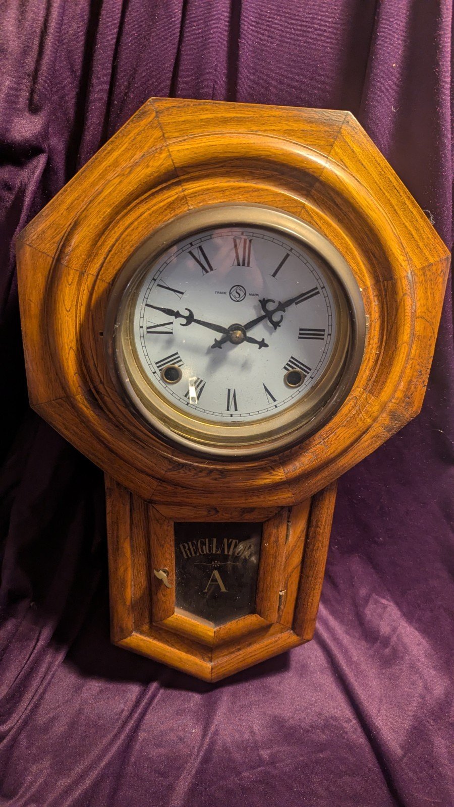 VINTAGE SOLID OAK REGULATOR KEY WIND WALL CLOCK