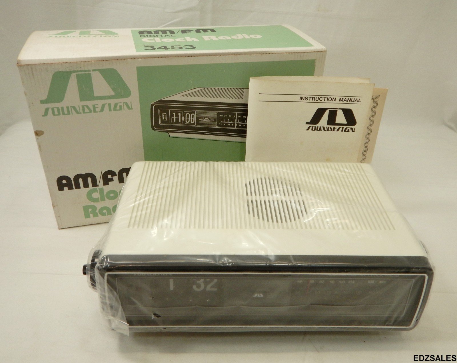 Vintage Soundesign 3453 Alarm Flip Clock Radio w/Box