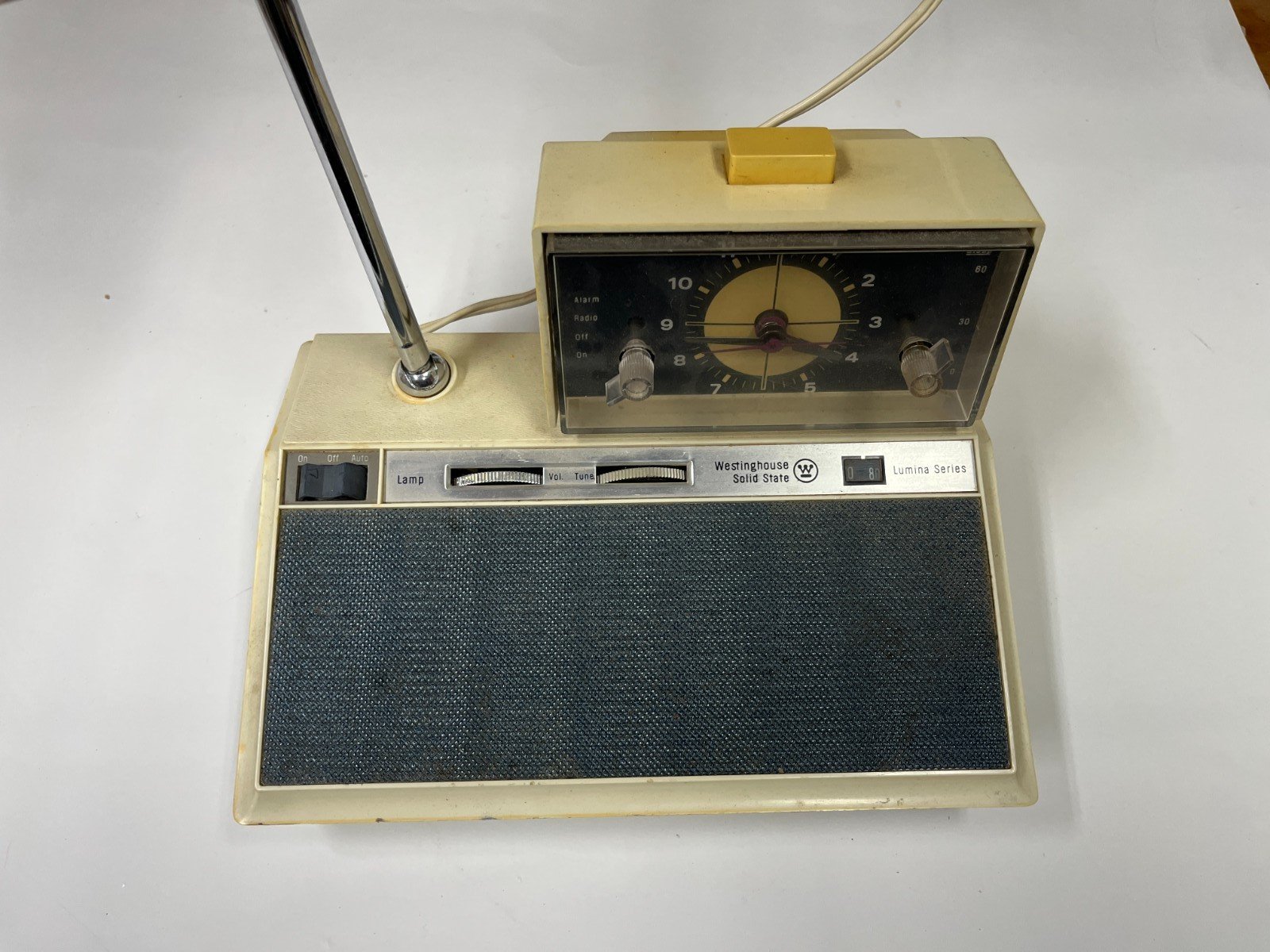 Vintage Westinghouse AM radio Alarm Clock with Telescope Lamp