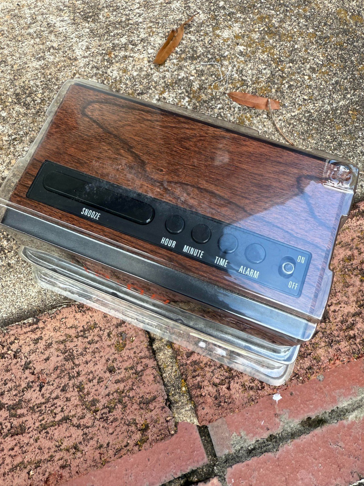 Westclox 22690 Retro Wood Grain LED Alarm Clock, 0.6-Inch-tested