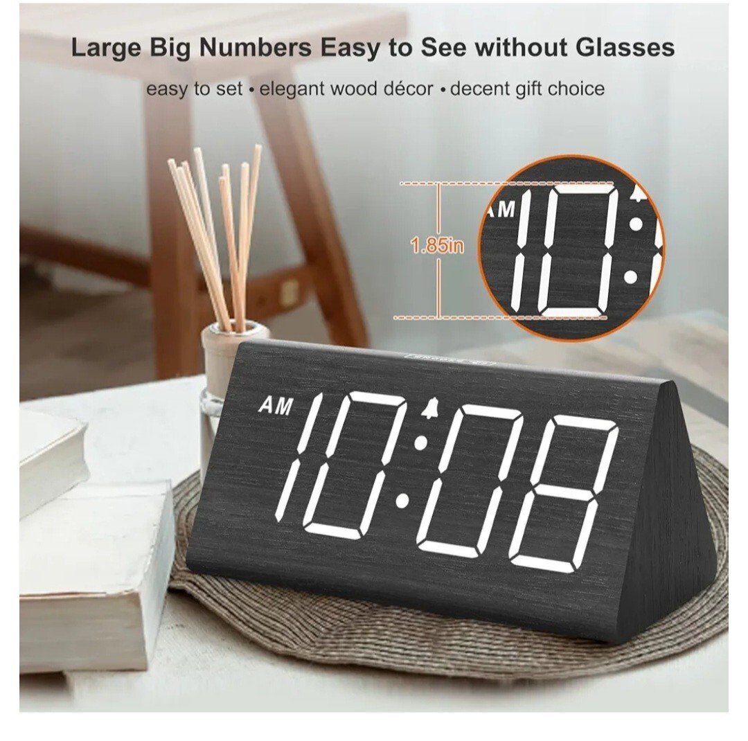 wooden digital alarm clock / new