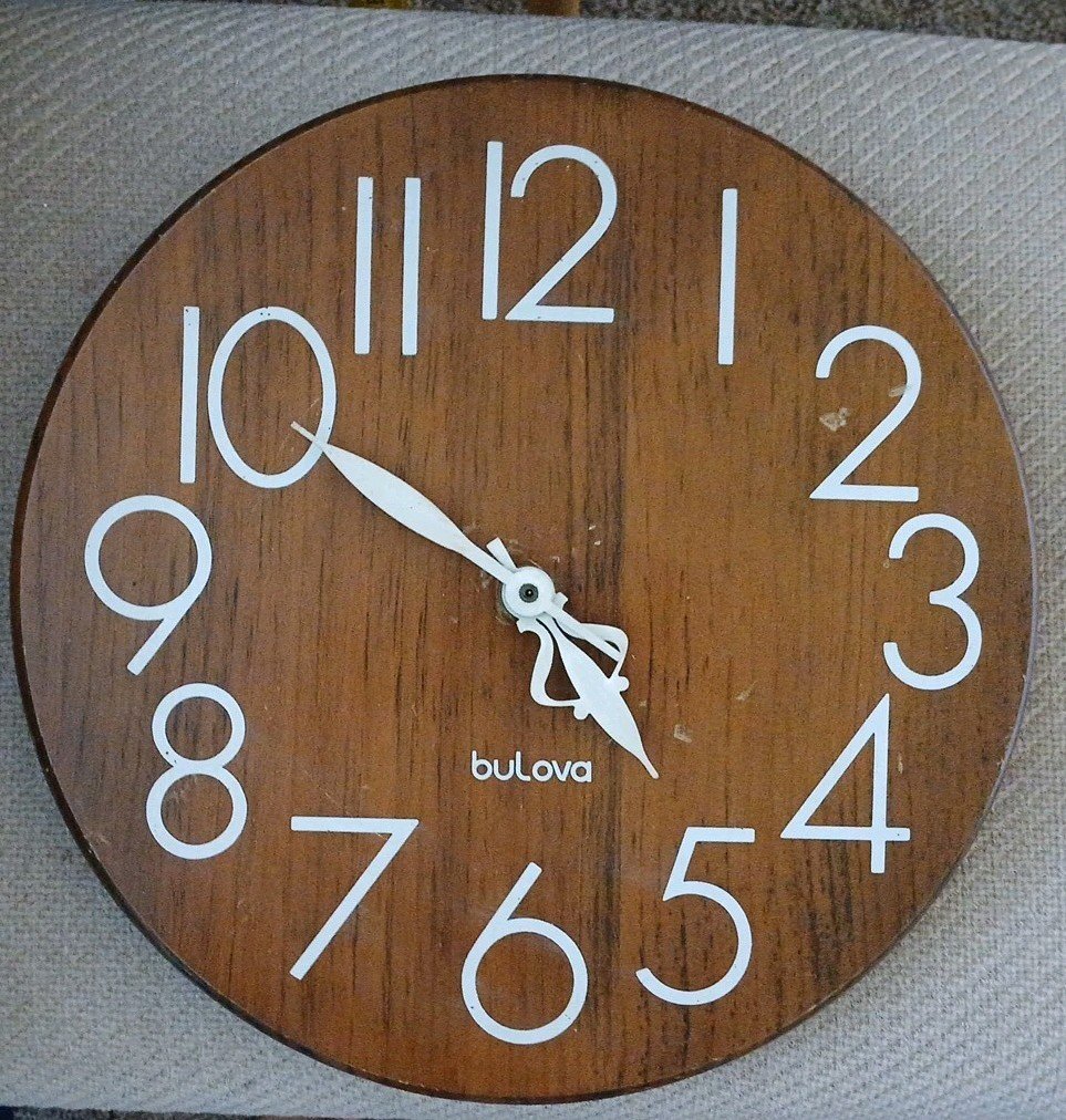Bulova 1961 Light Wooden12" Wall Clock Battery Operated