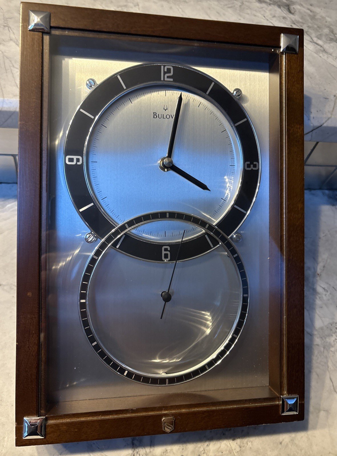 Bulova Silver Double Faced Wood Framed Wall Clock Works Modern Style