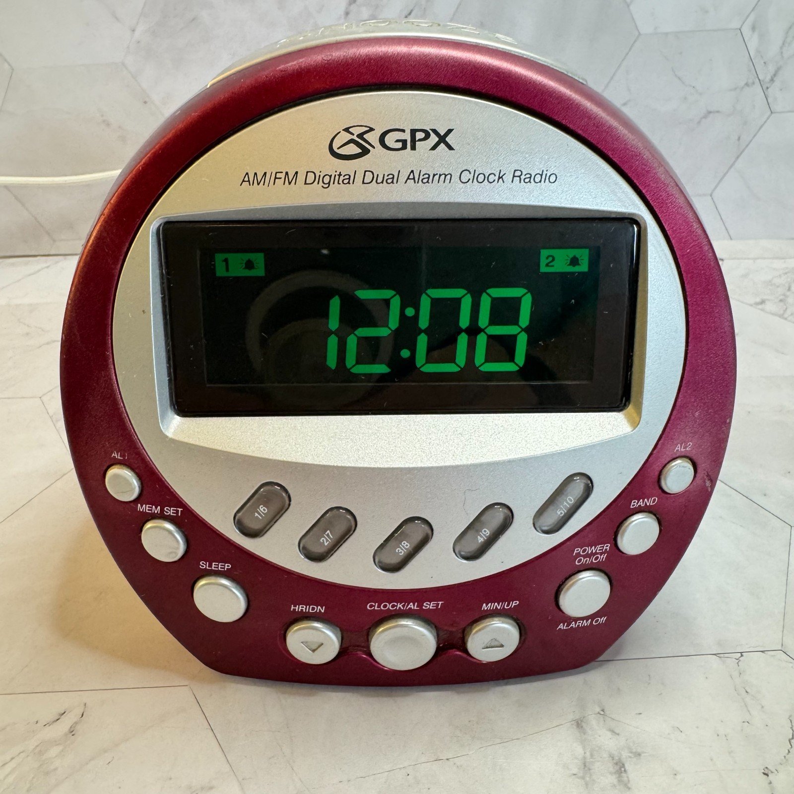 GPX Digital AM/FM Red and Silver Round Digital Clock Radio CR4004DT Retro Works